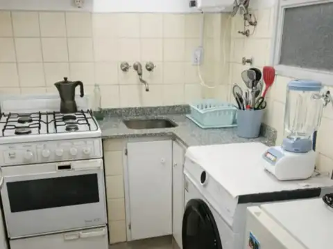 Oportunidad inversor! Depto de 1 amb con balcón en Recoleta!