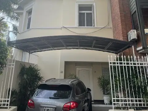 Casa 7 ambientes con 4 baños