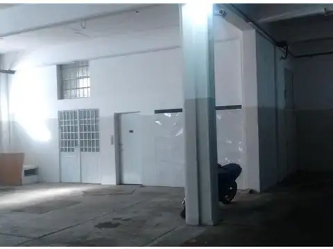 Galpón 1250m2 s/lote 17,32x26 en 3 Plantas