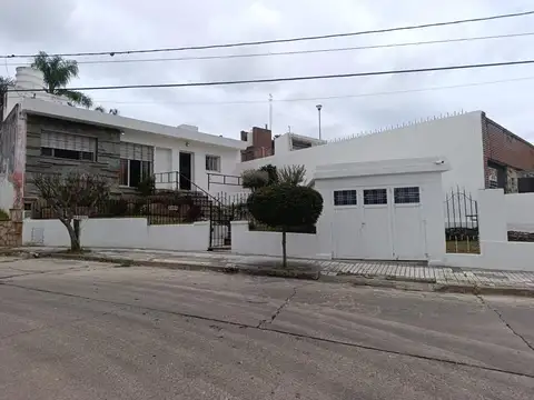 CASA EN VENTA PARQUE CHACABUCO 3 DORMITORIOS APTA CREDITO