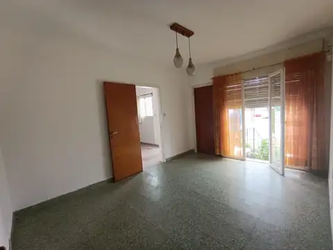 CASA EN VENTA PARQUE CHACABUCO 3 DORMITORIOS APTA CREDITO