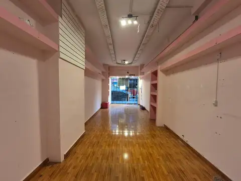 LOCAL COMERCIAL -MUY BUENA UBICACION - 32 M2 