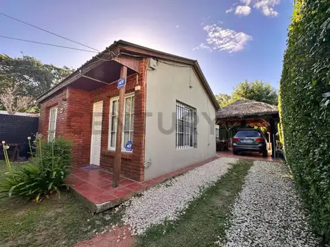 Casa en venta en Villa Elisa 428 e/ 135 y 136