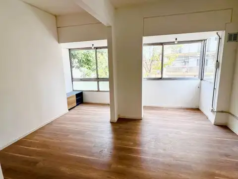 Casa en Planta Alta - Dos dormitorios Urquiza 4100