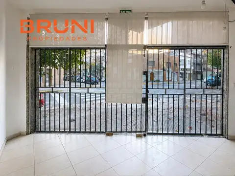 Local en Alquiler en Villa General Mitre, $ 720.000