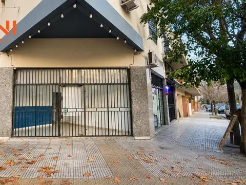 San Blas al 2400 | Villa Gral. Mitre | Local Comercial con Frente Vidriado | Alquiler