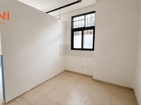 Local en Alquiler en Villa General Mitre, $ 720.000