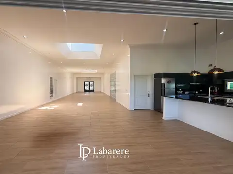 Casa 5 ambientes con 3 baños