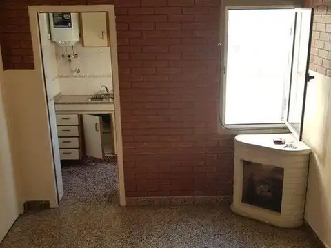 Avenida Hipólito Yrigoyen 7400