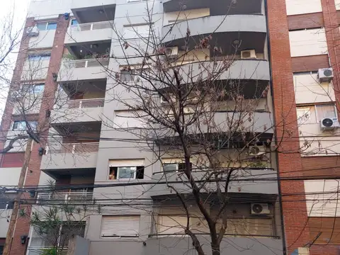 EXC 2 AMBIENTES MUY LUMINOSO A UNA CUADRA DE AV MAIPU