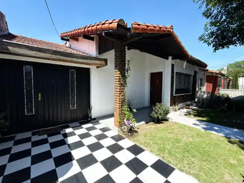 Venta Casa Wilde, 3 Ambientes, 2 Dorm. 1 Baño, Garage, Jardi