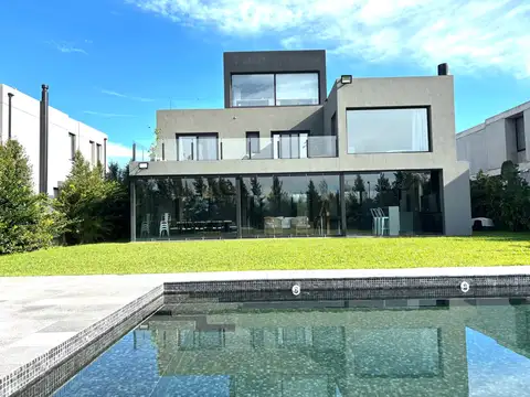 Casa al Agua Barrio  Virazón en Venta Nordelta