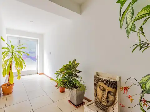 Local en Venta en Luis Agote, USD 254.000