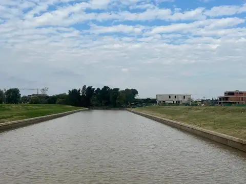 Terreno en Venta de 911,0 m2