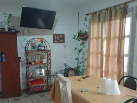 Casa 5 ambientes con 1 baño