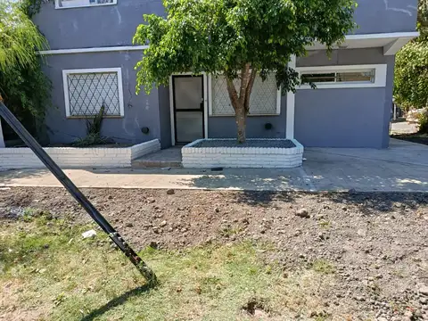 Depto Tipo Casa en Alquiler de 4 ambientes