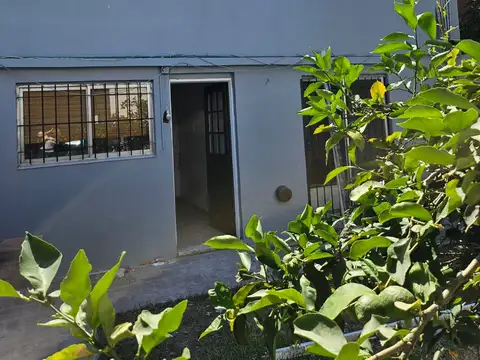 Depto Tipo Casa 4 ambientes con 2 baños