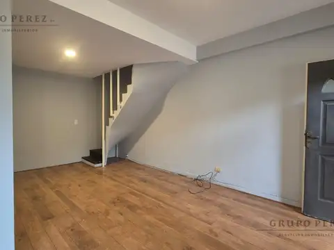 Depto Tipo Casa en Alquiler con 1 cocheras