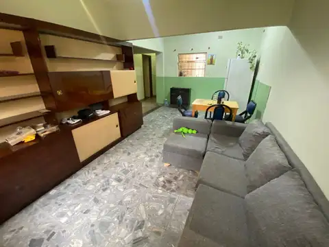 VENTA CASA DE 3 AMBIENTES CON  PATIO Y TERRAZA