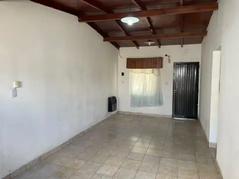 Casa 3 ambientes con 1 baño