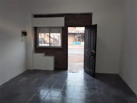Pasco 819 , Piso PB