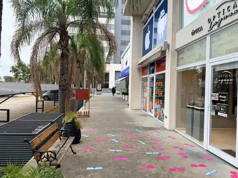 Local en alquiler y venta North Coral Plaza