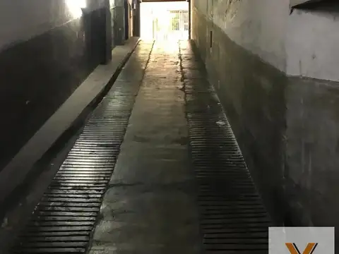 Laprida e/ General Lucio Norberto Mansilla y Charcas