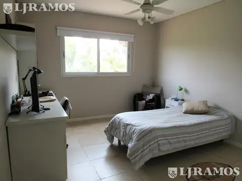 APTO CREDITO. 4 DORMITORIOS, ESCRITORIO y SERVICIO.