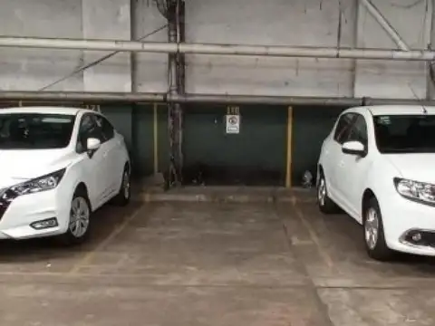 Cochera en venta - 12Mts2 - Monserrat