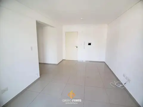 Av Colon 4800, Piso 1