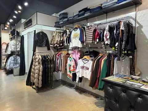 Local 69m² c/ depósito Galería Laprida Lomas