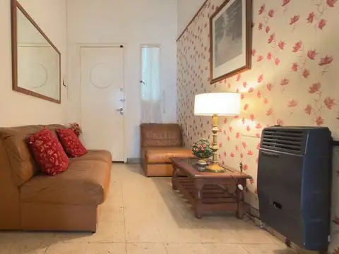 Depto Tipo Casa 4 ambientes con 2 baños