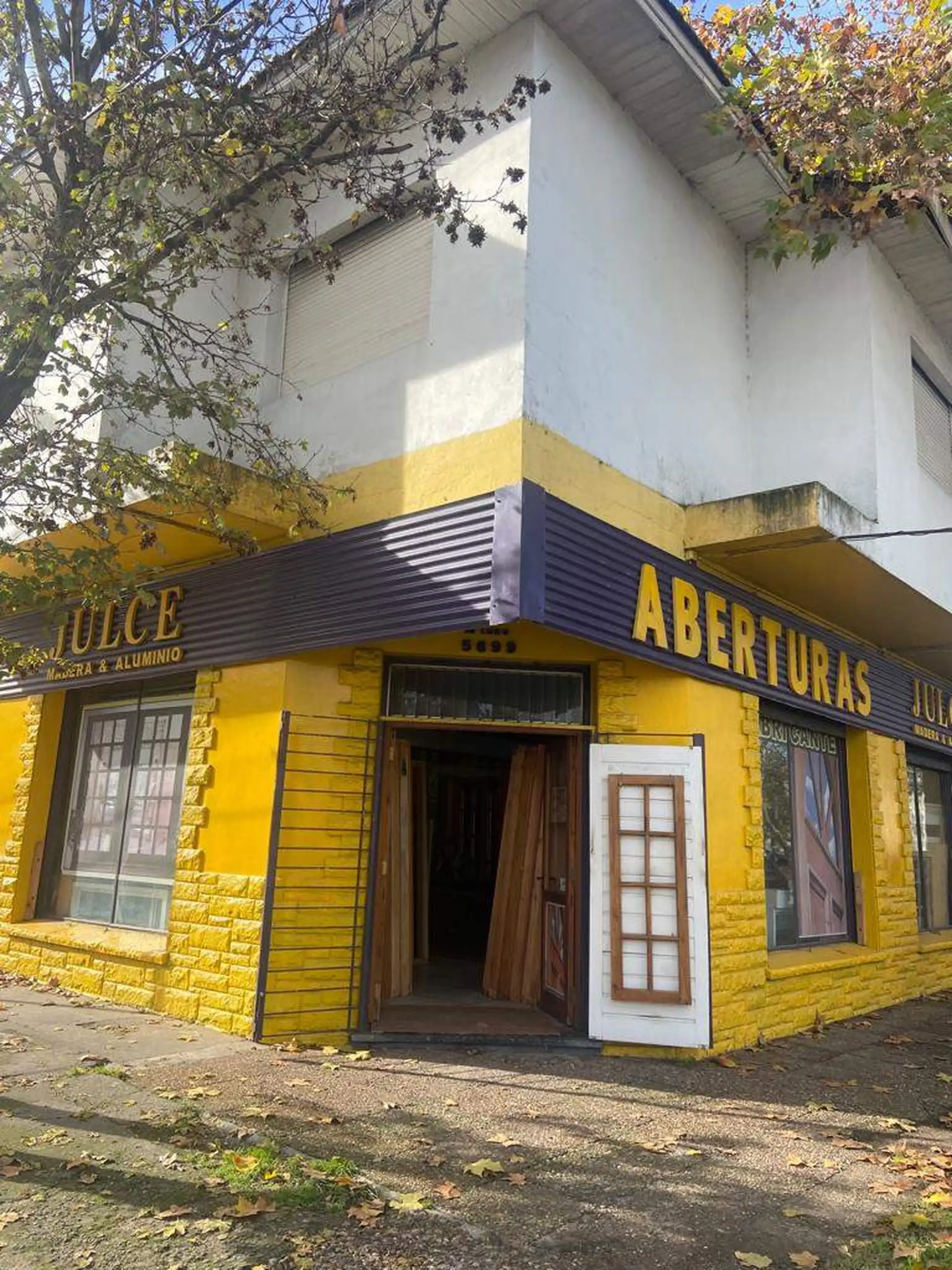 Chalet 3 amb en Planta Alta con LOCAL — Zona Nueva Terminal