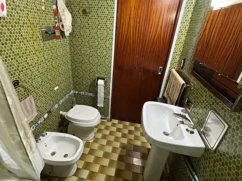 VENTA CASA 4 AMB/LOCAL  + DEPTO 2AMB-MULTIFAMILIAR