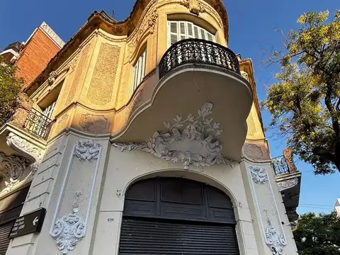 ALQUILER LOCAL EN BOEDO SOBRE AVENIDA ESQUINA