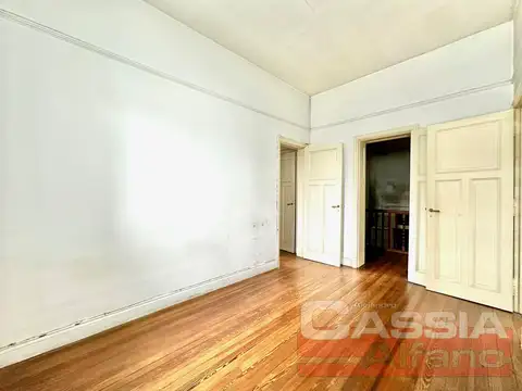CHALET 6 AMBIENTES APTO PROFESIONAL BANFIELD RESIDENCIAL, CON COCHERA, JARDIN, TERRAZA