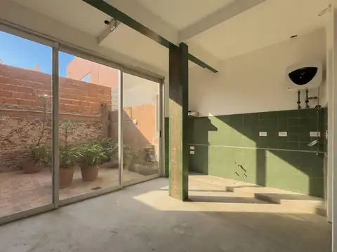 Depto Tipo Casa en Venta en Versalles, USD 93.000