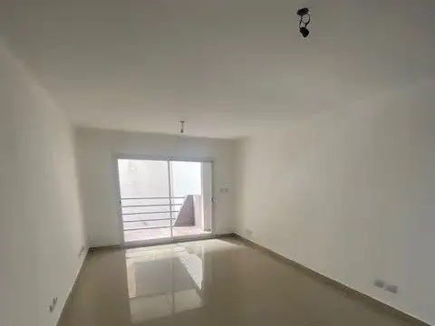 DEFENSA 1200, Piso 2