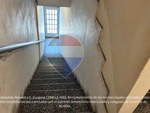 Local comercial + Casa de 5 ambientes