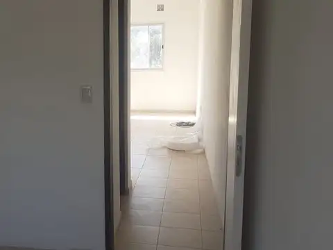 Departamento tipo casa en alquiler en Villa Luzuriaga