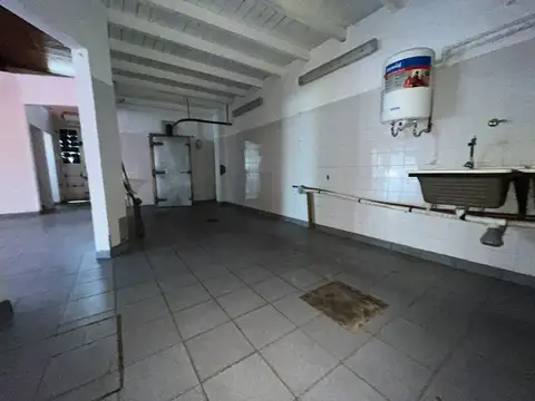 LOCAL COMERCIAL/ESQUINA