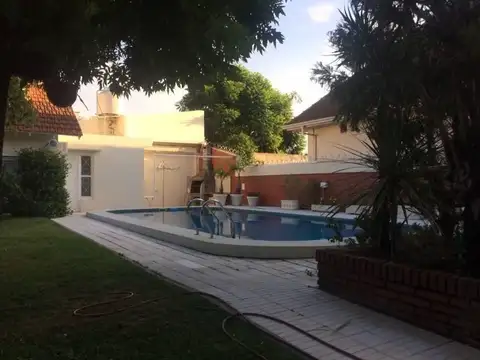 Casa  en Venta ubicado en Quilmes Oeste, Quilmes, G.B.A. Zona Sur - SVN0675_LP584463_1