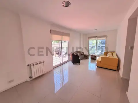 Departamento 3 ambientes con terraza en zona La Perla