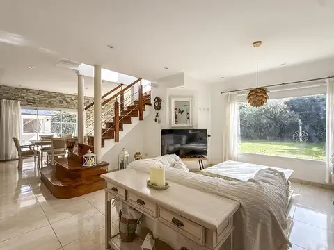Casa 7 ambientes con 3 baños