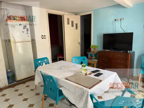 Casa en lote propio con jardín y potencial de desarrollo – Villa del Parque