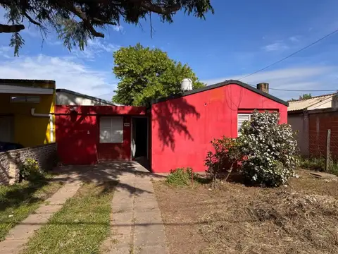 Casa a RESTAURAR de 3 dormitorios en zona Norte