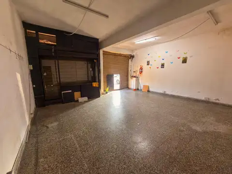 Local en Alquiler en Lomas del Mirador, $ 700.000