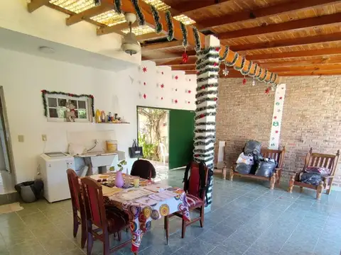 VENTA DE CASA CON LOTE - DEPARTAMENTO A TERMINAR-