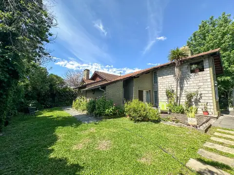 Casa en Venta 5 ambientes en Boulogne con gran jardín