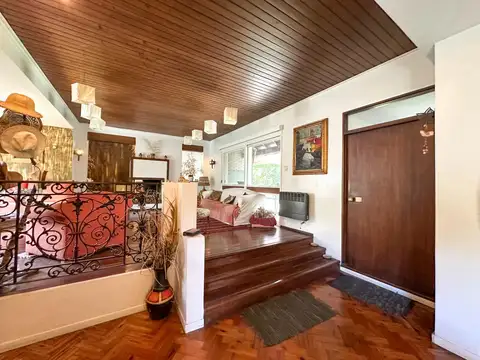 Casa en Venta con 4 cocheras